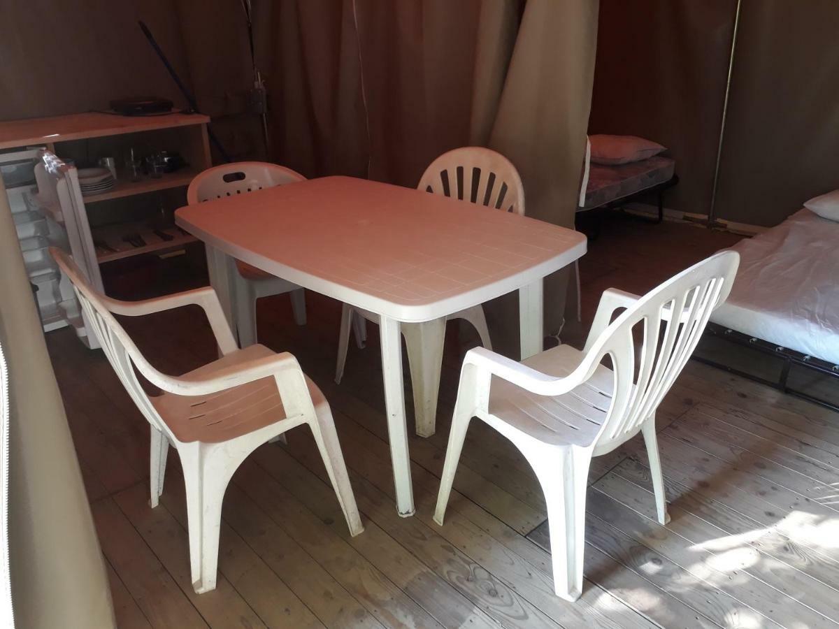 Camping Bellerive Montfrin Eksteriør bilde